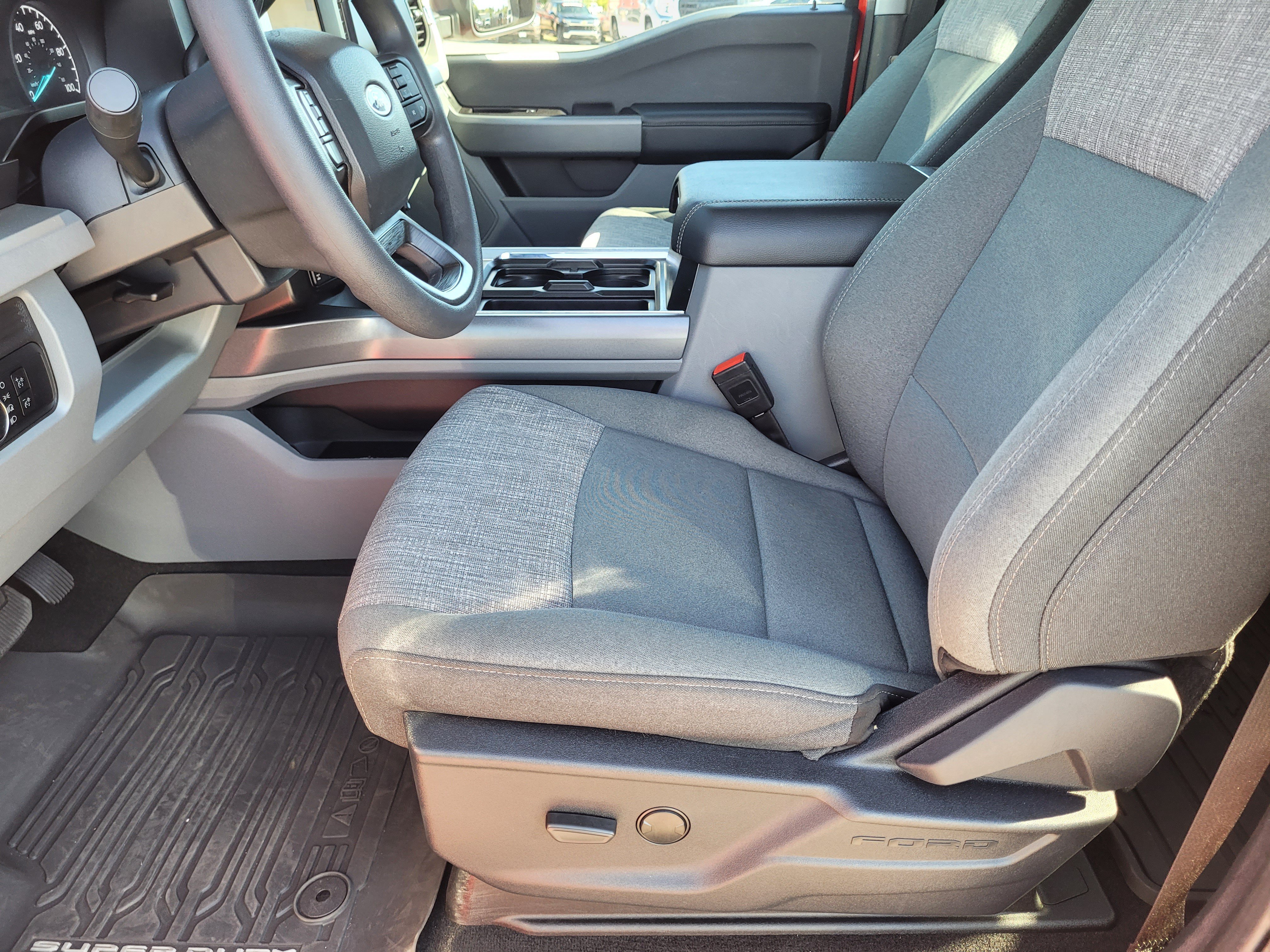 Used 2024 Ford F350 XLT AWD/4WD image 22