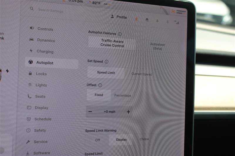 Used 2018 Tesla Model 3 Mid Range RWD image 14
