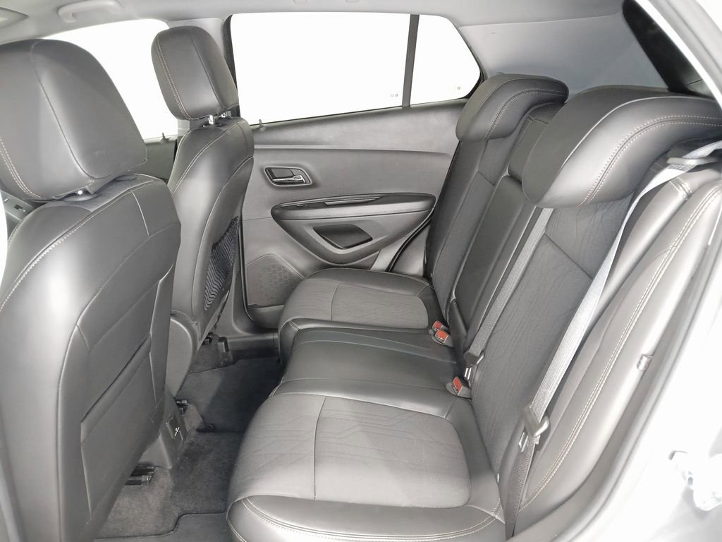 Used 2019 Chevrolet Trax LT w/ LT Convenience Package AWD/4WD image 12