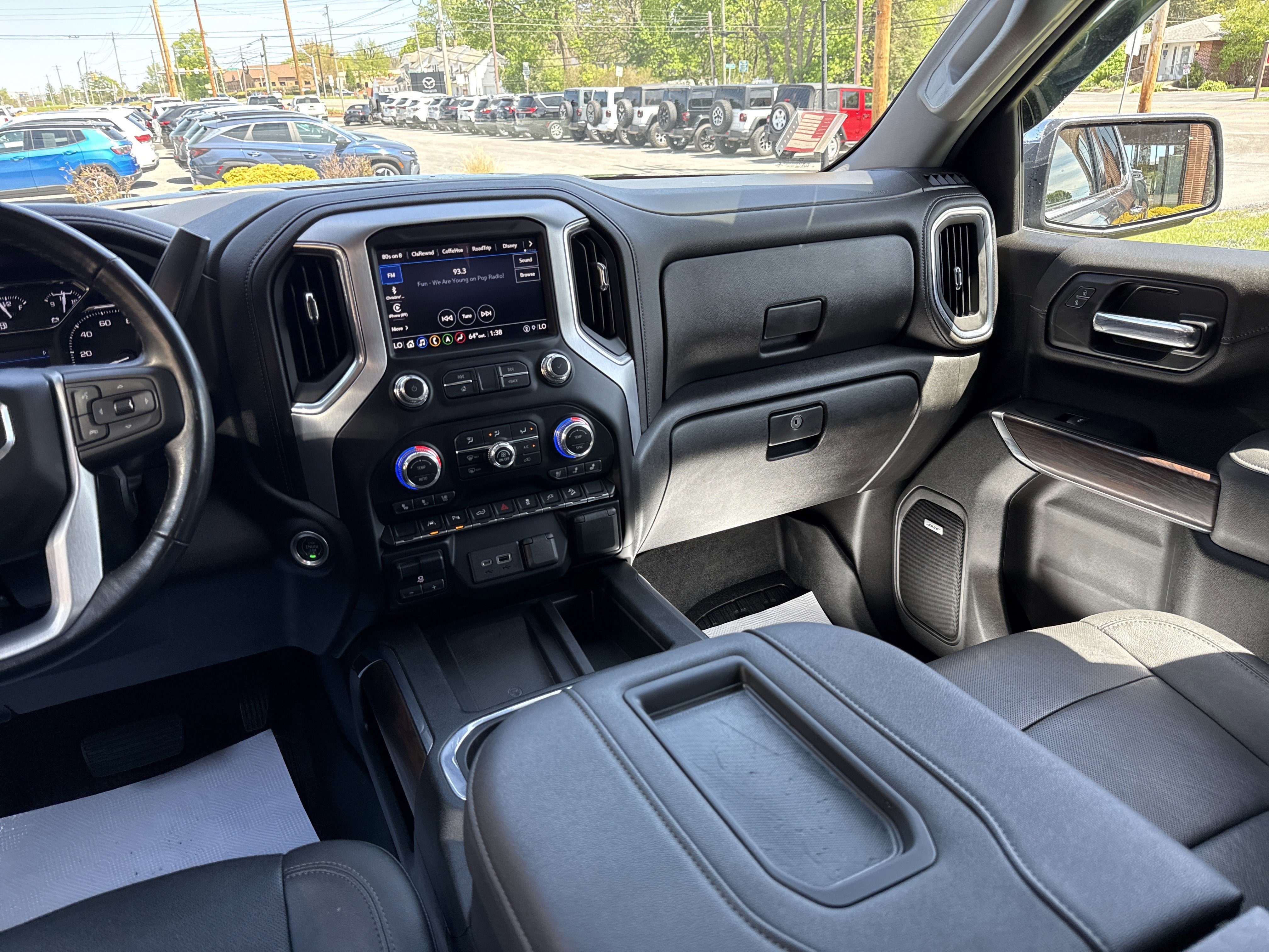 Used 2022 GMC Sierra 1500 SLT w/ SLT Premium Plus Package AWD/4WD image 17