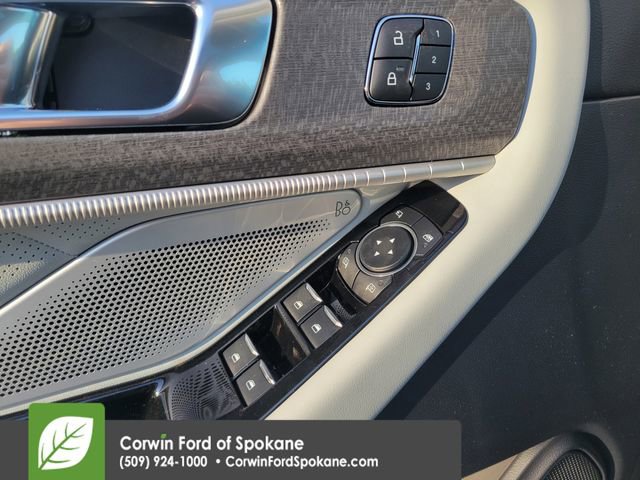 New 2026 Ford Explorer Platinum w/ LUX Leather Package image 24