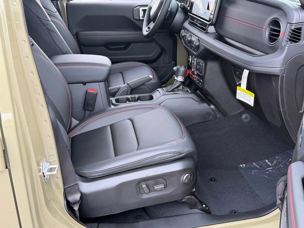 New 2026 Jeep Wrangler Unlimited Rubicon w/ Technology Group image 23