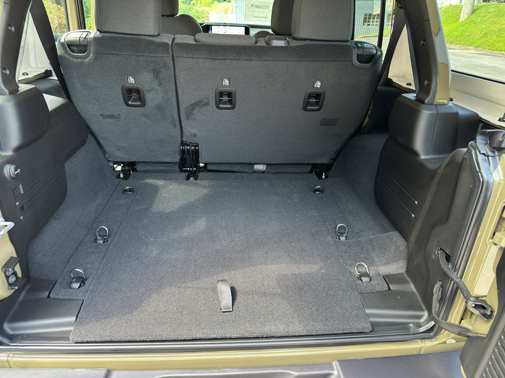 Used 2025 Jeep Wrangler Unlimited Sport AWD/4WD image 21
