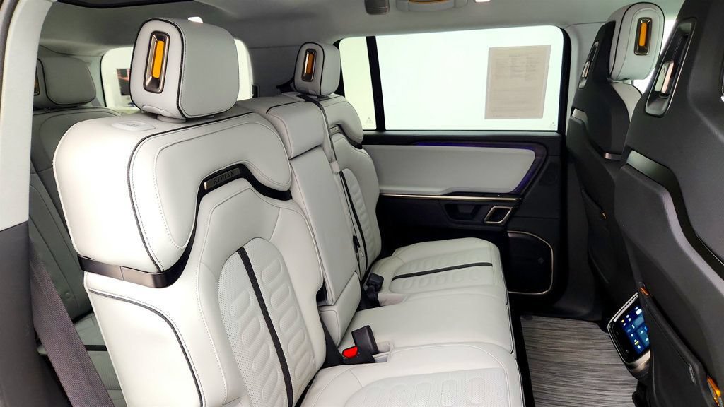 Used 2024 Rivian R1S Adventure AWD/4WD image 25