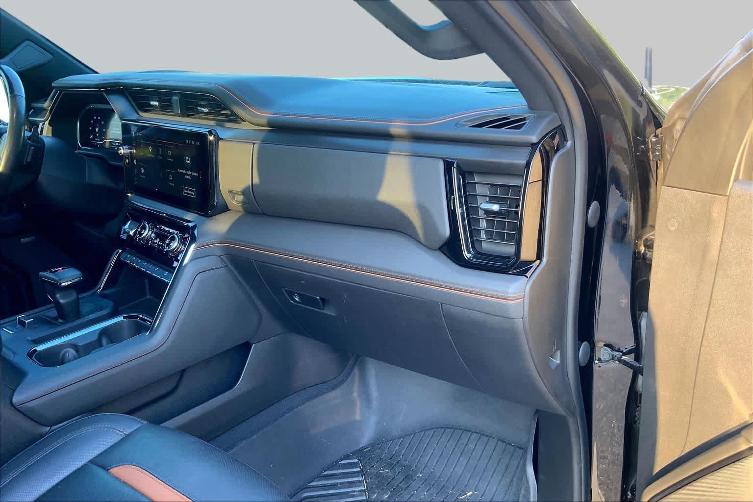 Used 2023 GMC Sierra 1500 AT4 w/ AT4 Premium Package AWD/4WD image 18