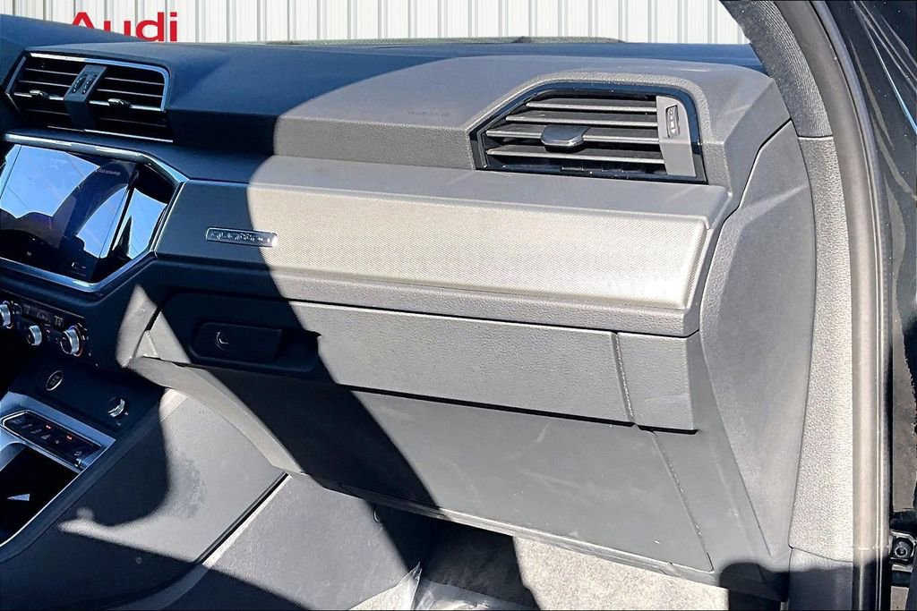 Used 2025 Audi Q3 2.0T Premium w/ Convenience Package image 26