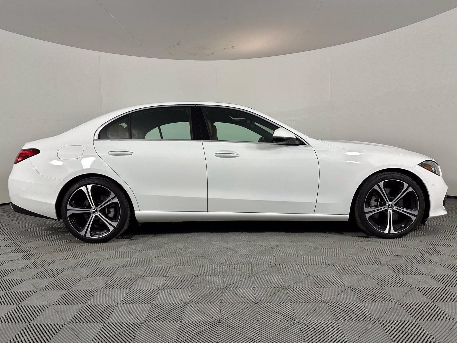 Used 2025 Mercedes-Benz C 300 Sedan image 27