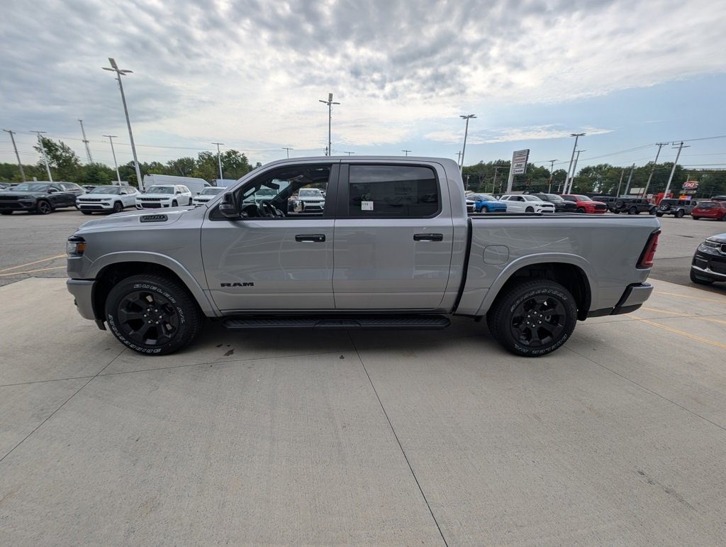 New 2026 RAM 1500 4x4 Crew Cab image 7