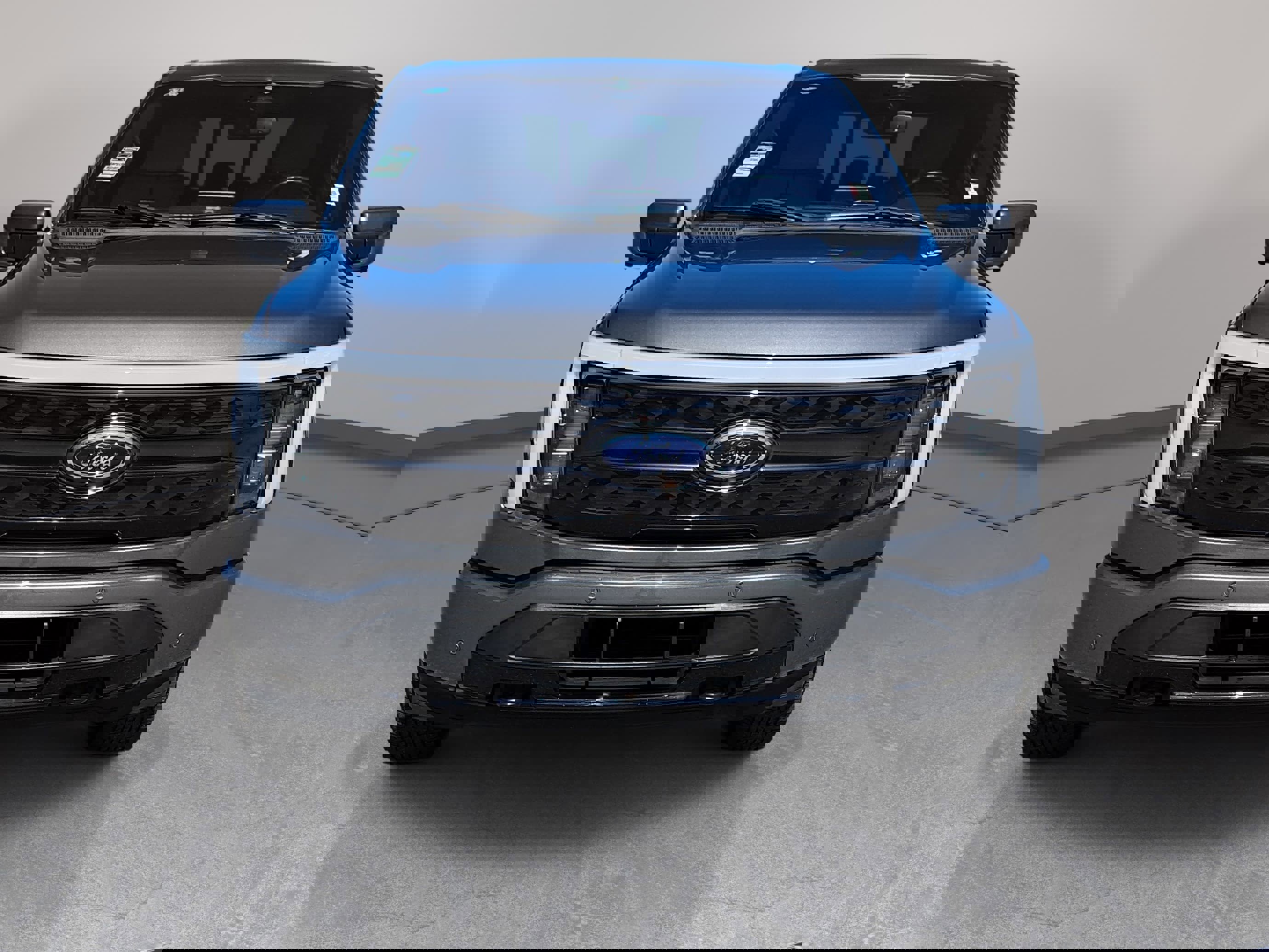 Used 2023 Ford F150 Lightning Platinum AWD/4WD image 2