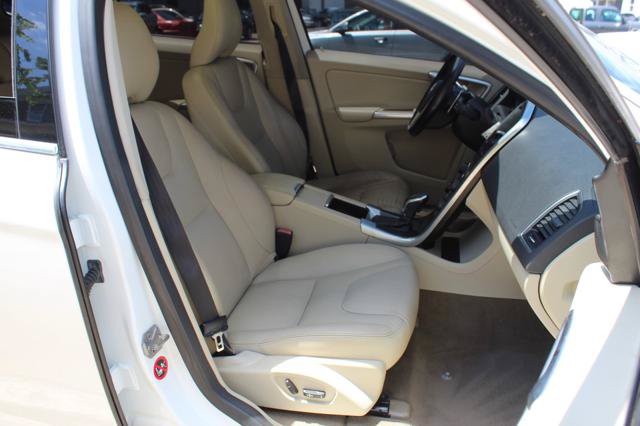 Used 2015 Volvo XC60 T6 Premier Plus AWD/4WD image 22
