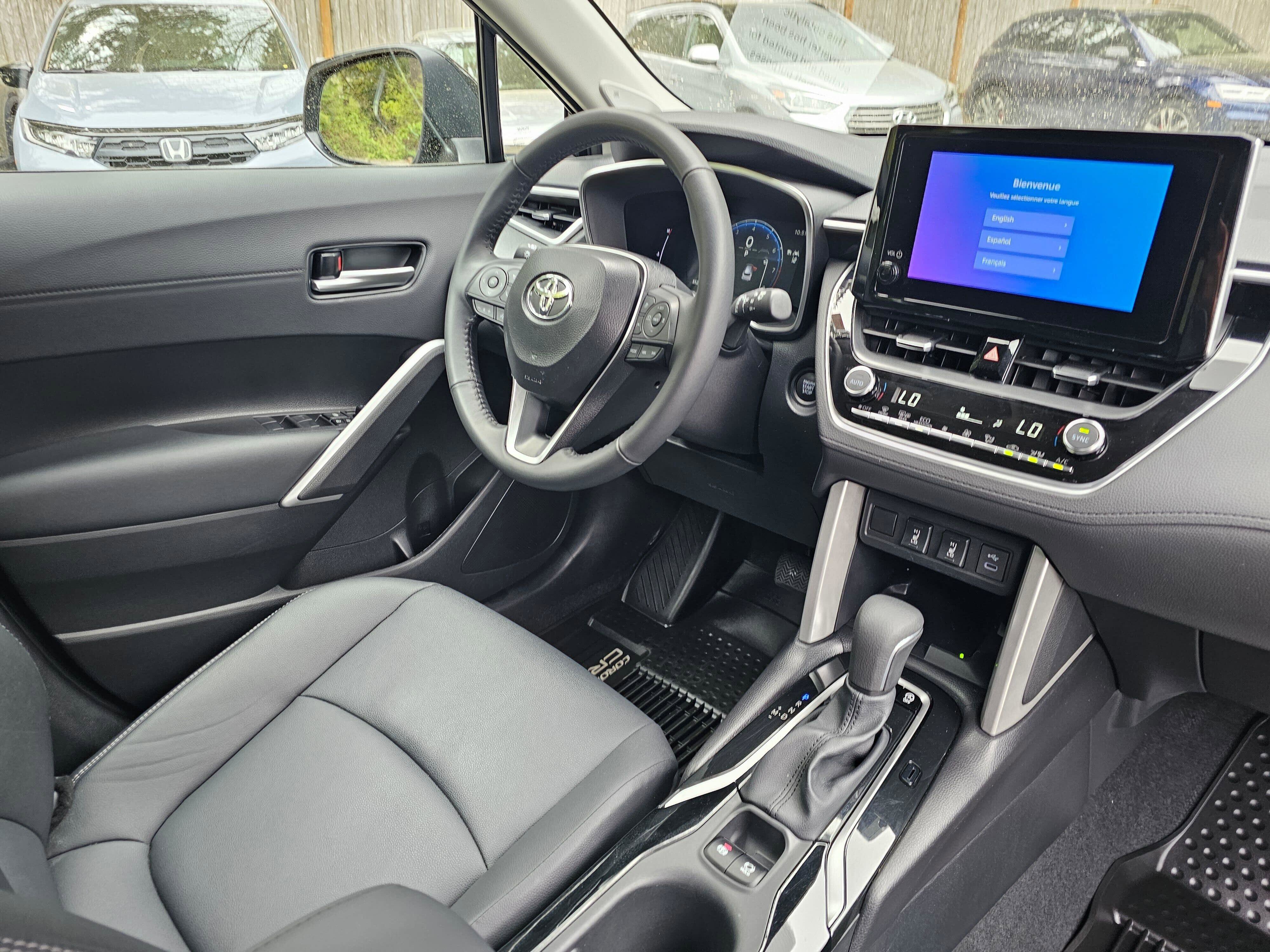 Used 2025 Toyota Corolla Cross XLE w/ Convenience Package image 10