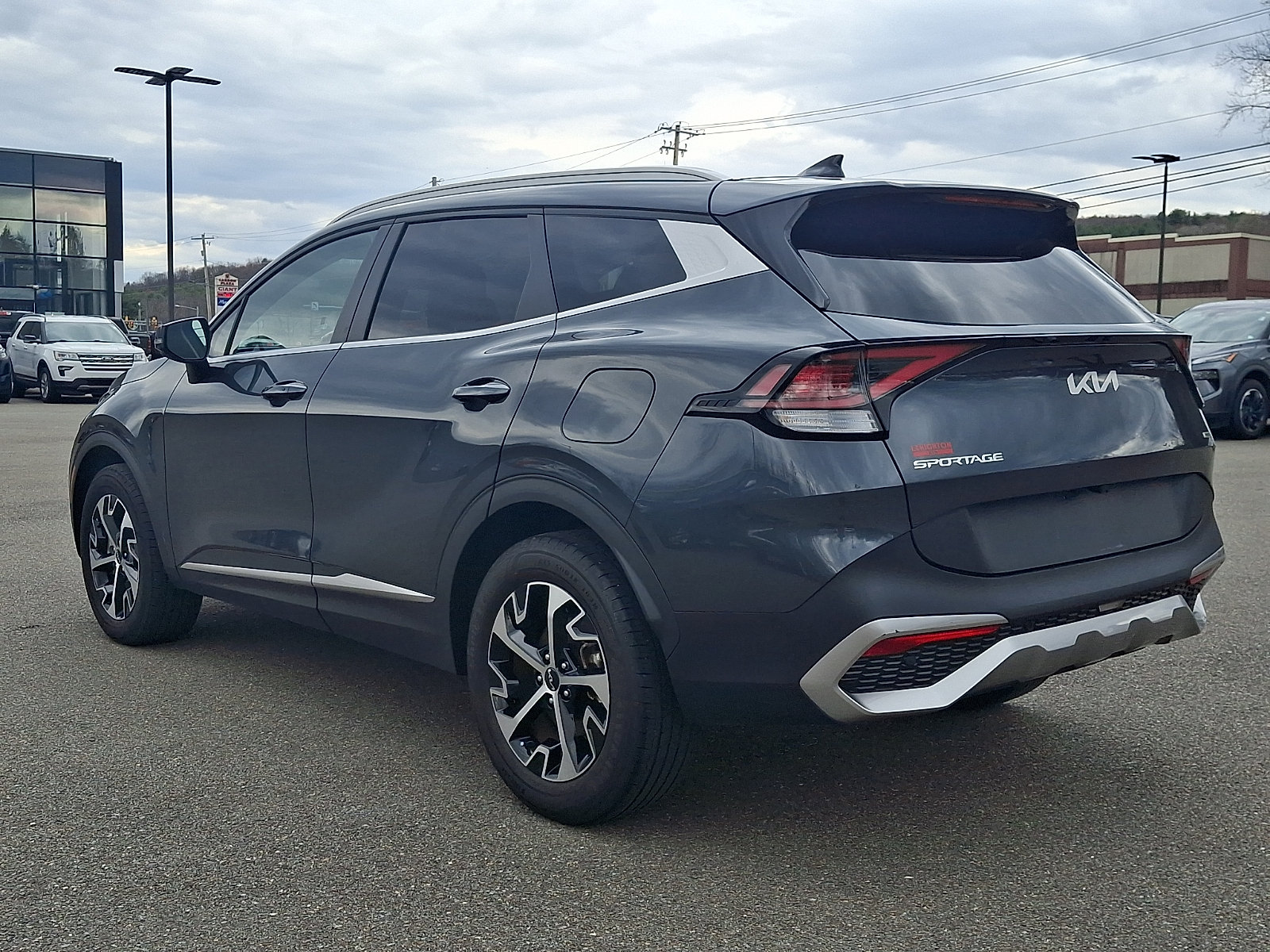 Used 2023 Kia Sportage EX AWD/4WD image 4