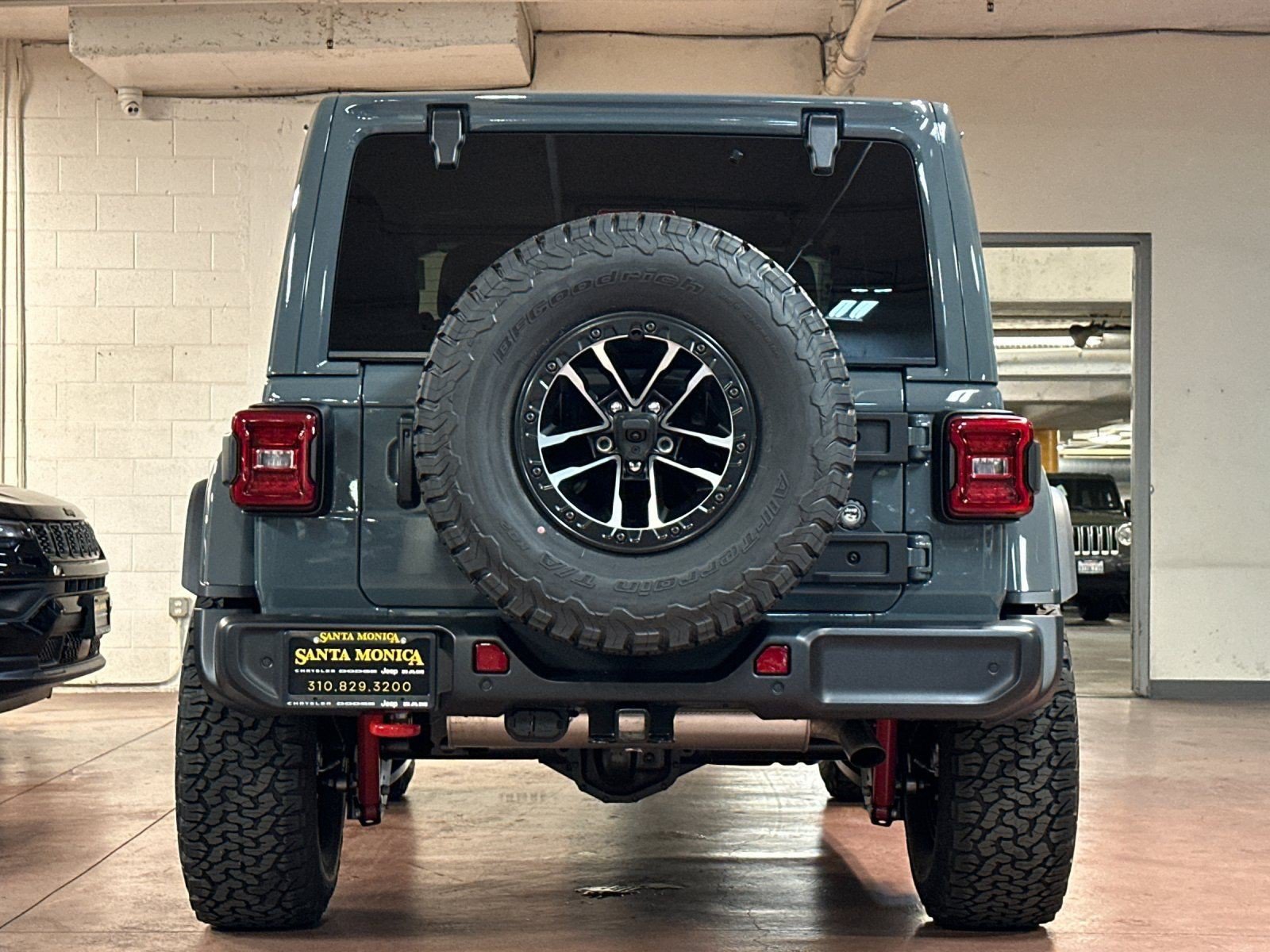 New 2025 Jeep Wrangler Rubicon w/ Xtreme 35 Tire Package AWD/4WD image 4