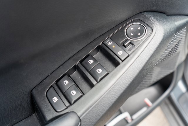 Used 2025 Kia Seltos EX image 17
