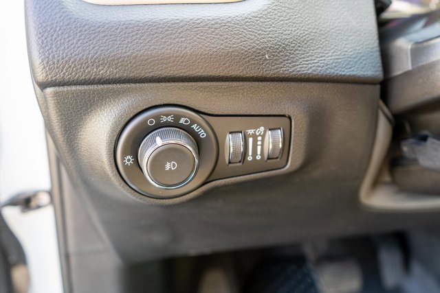 Used 2018 Jeep Compass Latitude w/ Cold Weather Group image 20