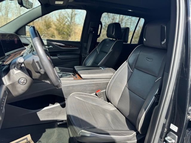 Used 2021 Cadillac Escalade ESV Premium Luxury w/ LPO, Radiant Package image 13