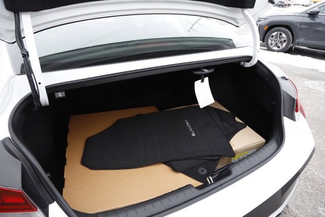 Certified 2024 Hyundai Elantra SEL w/ Convenience Package image 7