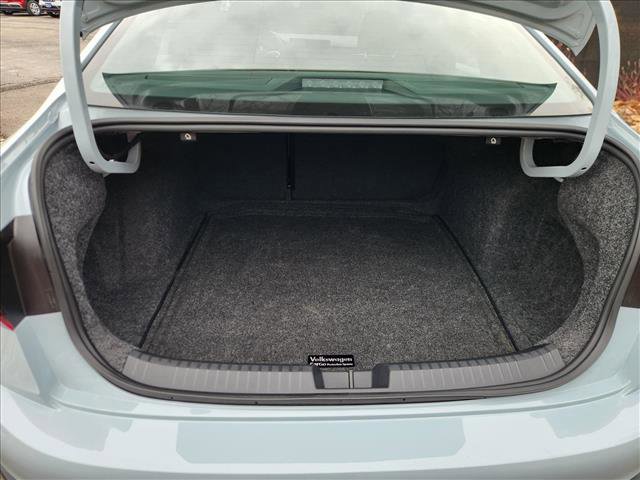 Certified 2025 Volkswagen Jetta Sport image 18