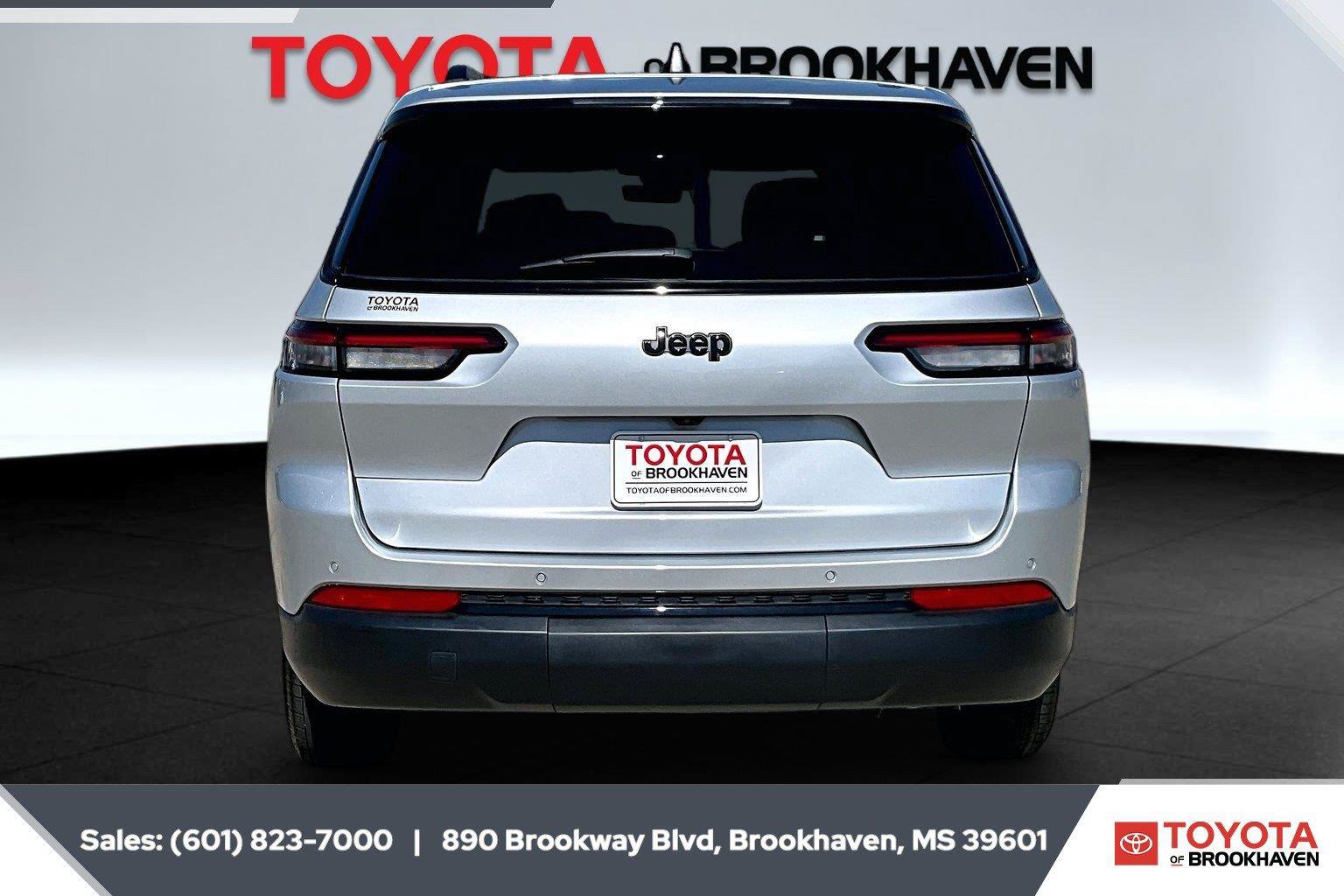 Used 2025 Jeep Grand Cherokee L Altitude RWD image 4