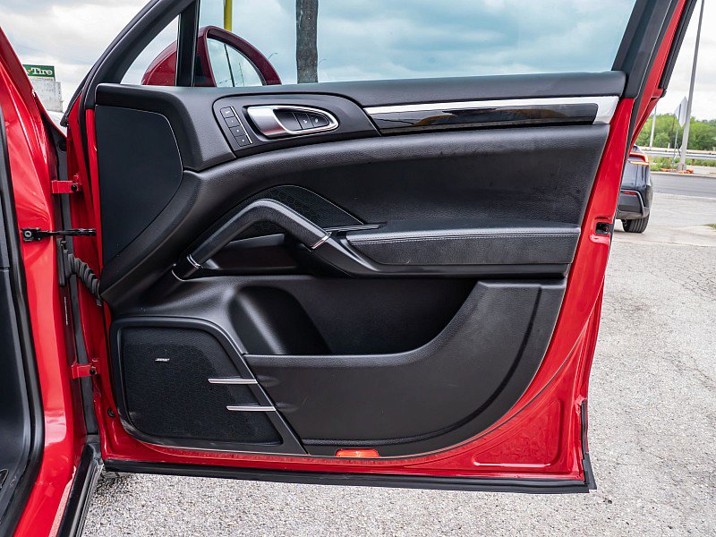 Used 2017 Porsche Cayenne AWD/4WD image 13