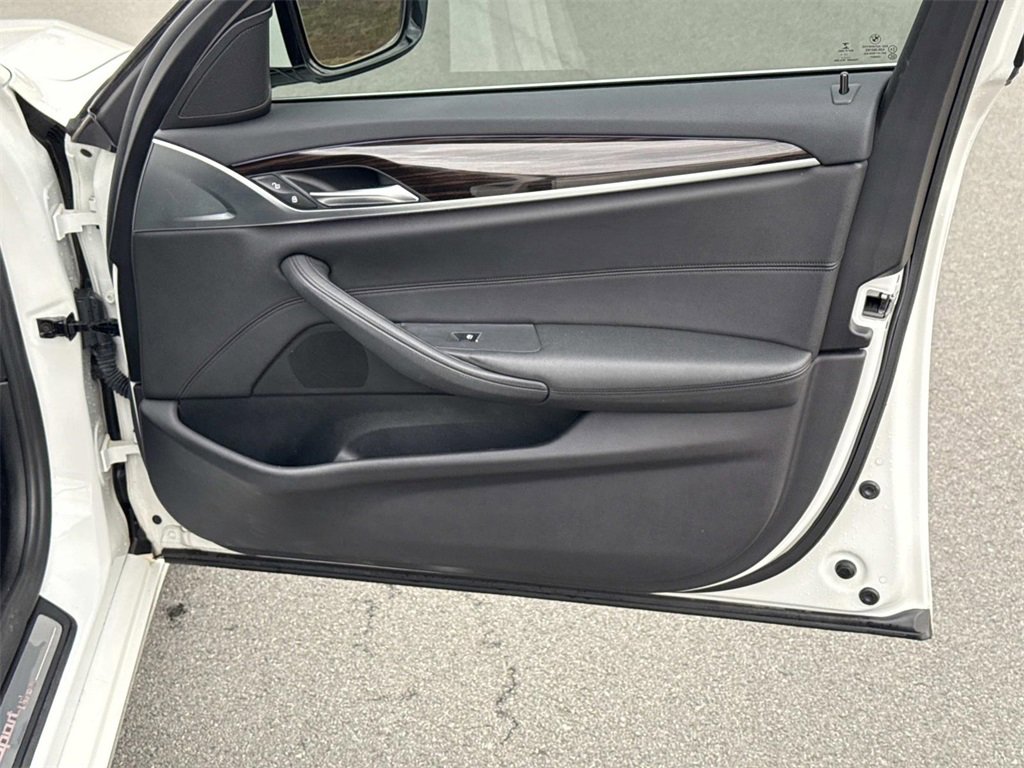 Used 2018 BMW 530i xDrive image 10