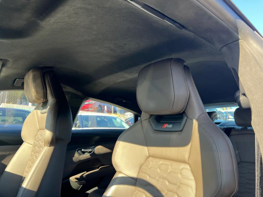 Used 2023 Audi RS e-tron GT w/ Carbon Performance Package image 21