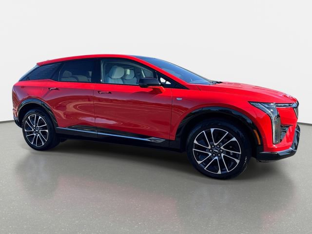 Used 2025 Cadillac Optiq Sport 2 AWD/4WD image 7