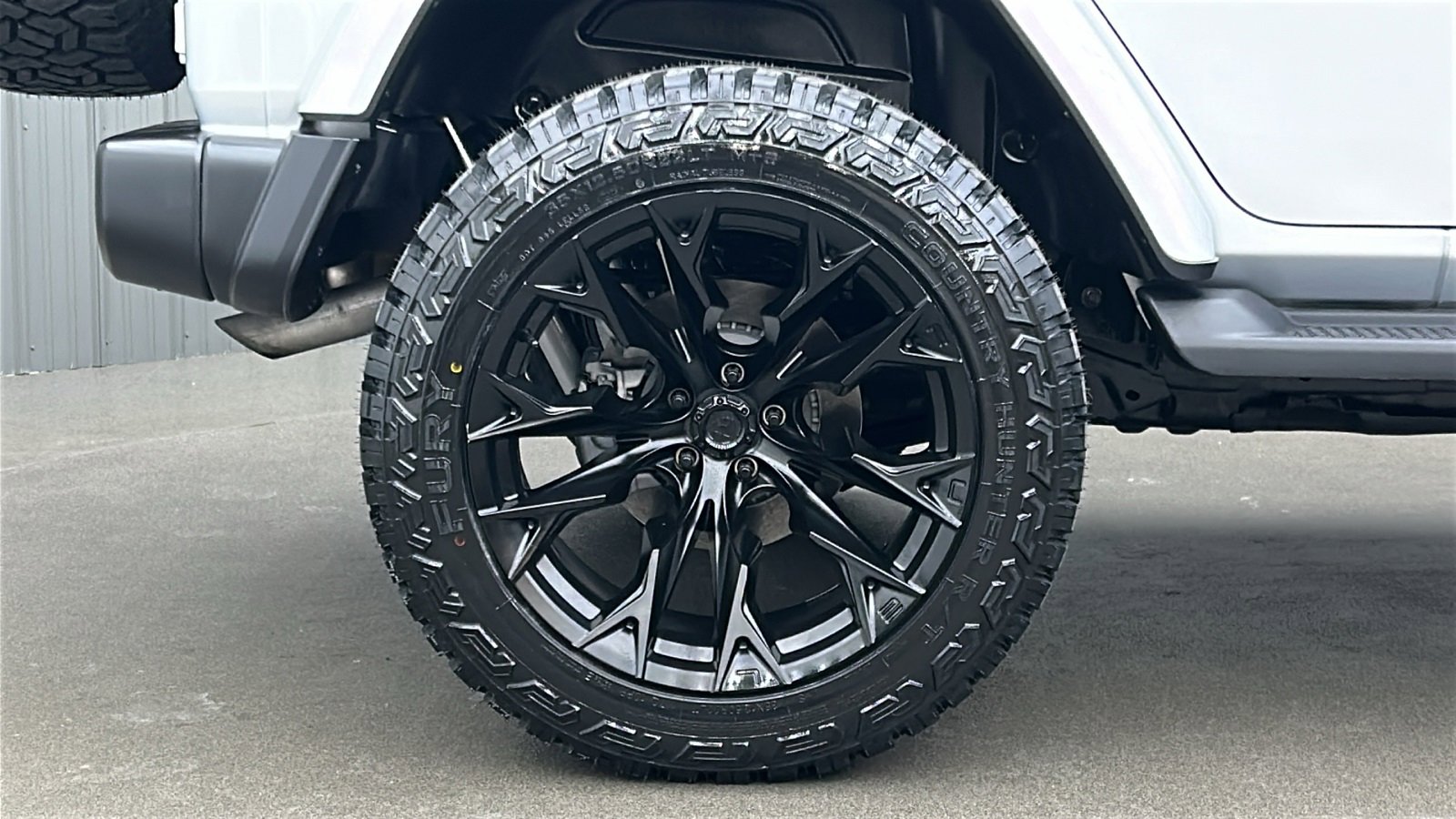 Used 2023 Jeep Wrangler Unlimited Sahara w/ Cold Weather Group image 11