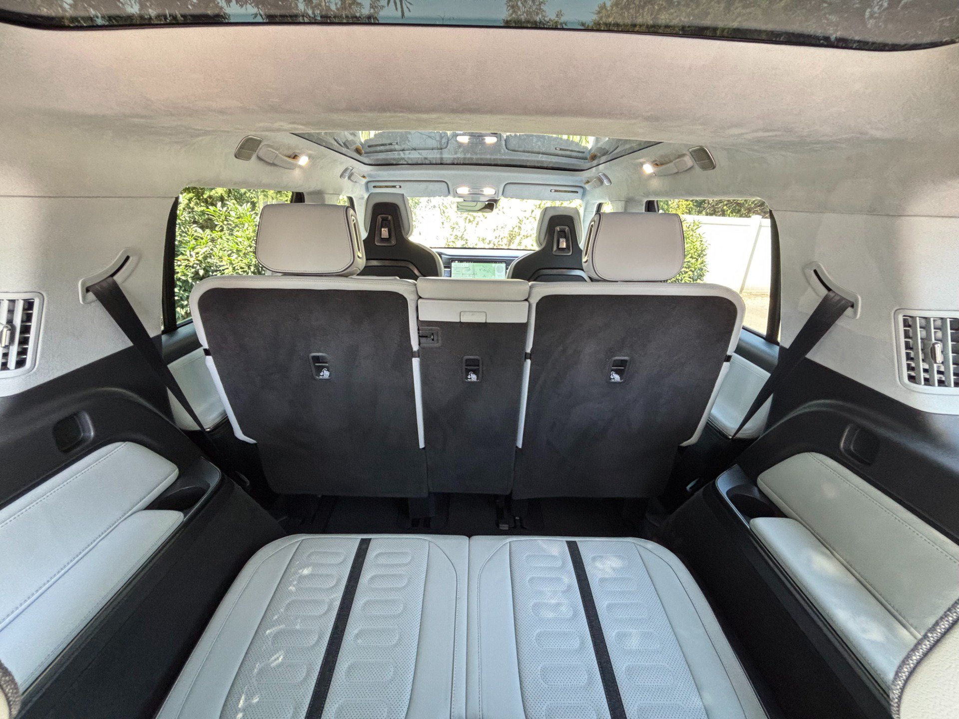 Used 2024 Rivian R1S Adventure Dual AWD/4WD image 26