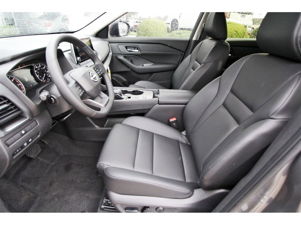 New 2026 Nissan Rogue Dark Armor FWD image 6