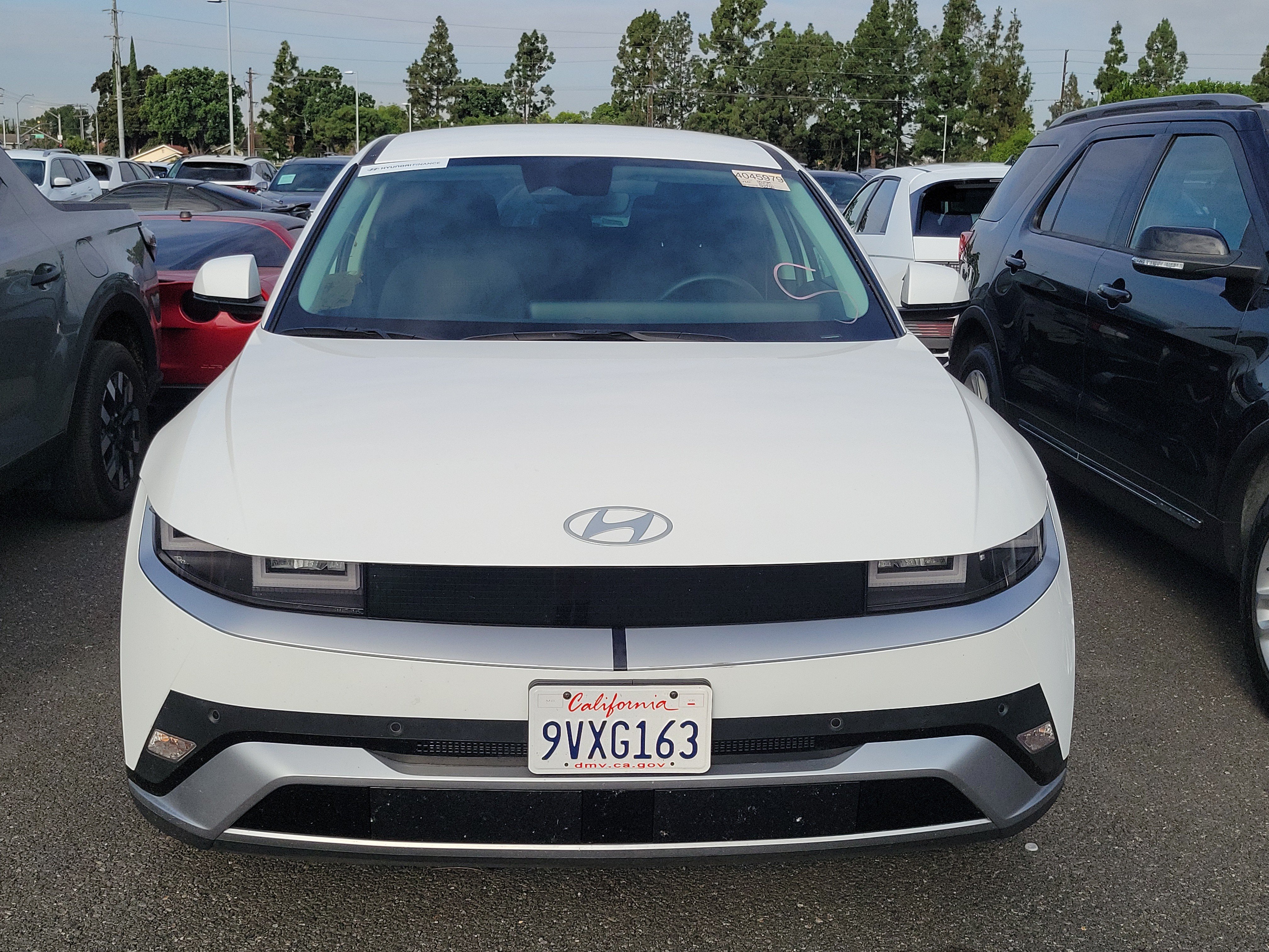 Certified 2025 Hyundai Ioniq 5 SE RWD image 2