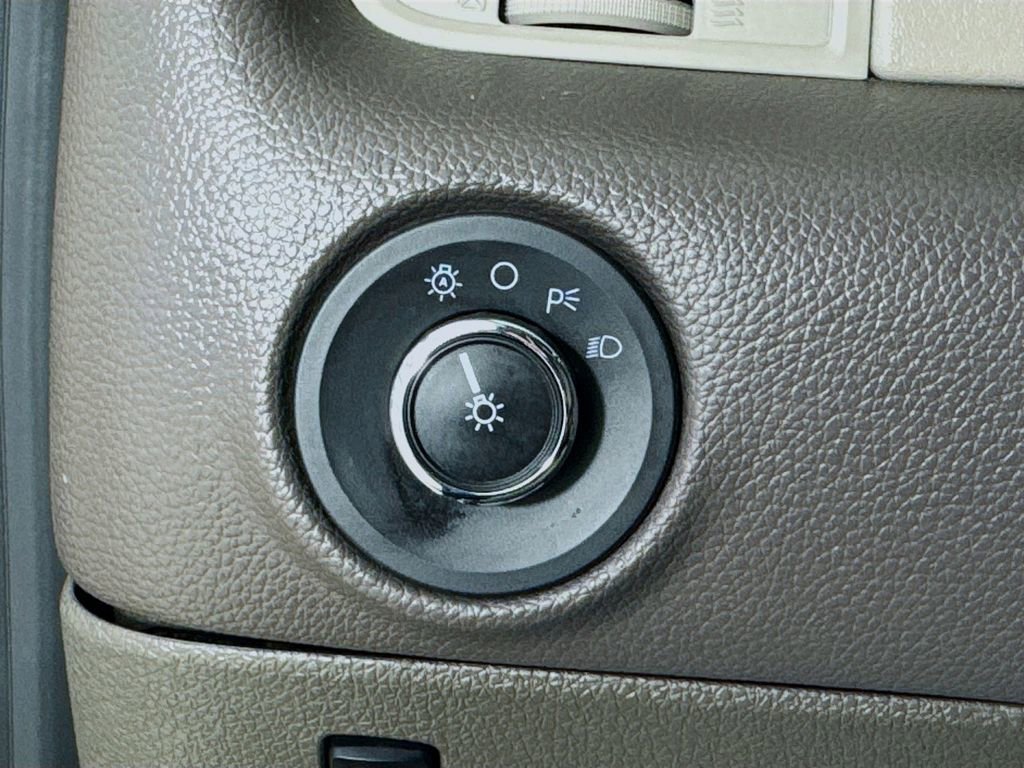 Used 2017 Lincoln Navigator Select RWD image 14