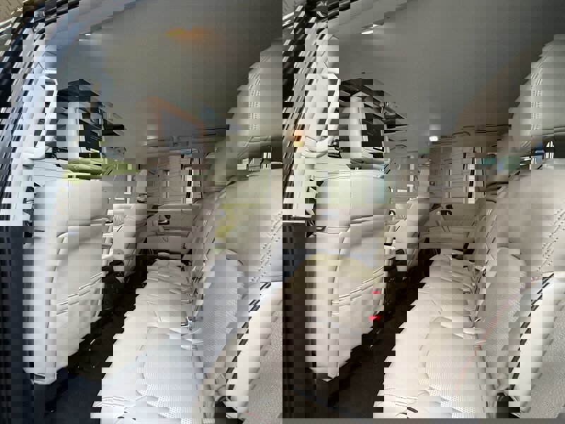 Used 2018 Nissan Armada Platinum image 13