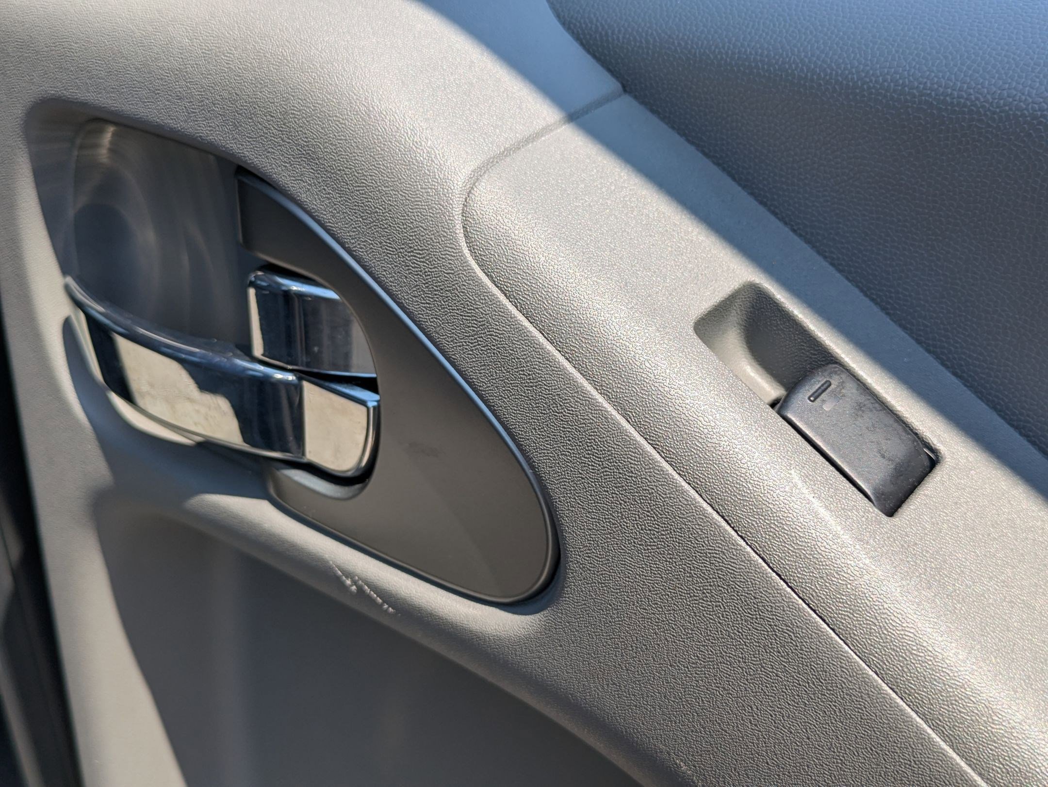 Certified 2020 Nissan Frontier SV w/ Midnight Edition Floor Mats RWD image 33