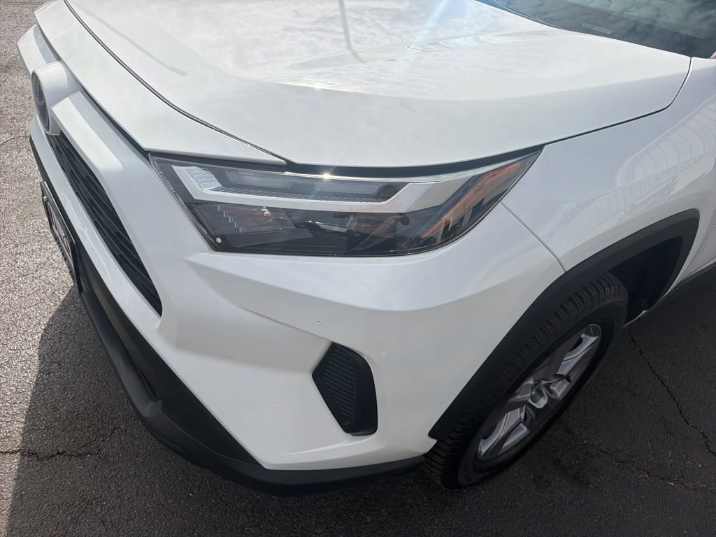 Used 2023 Toyota RAV4 XLE AWD/4WD image 14