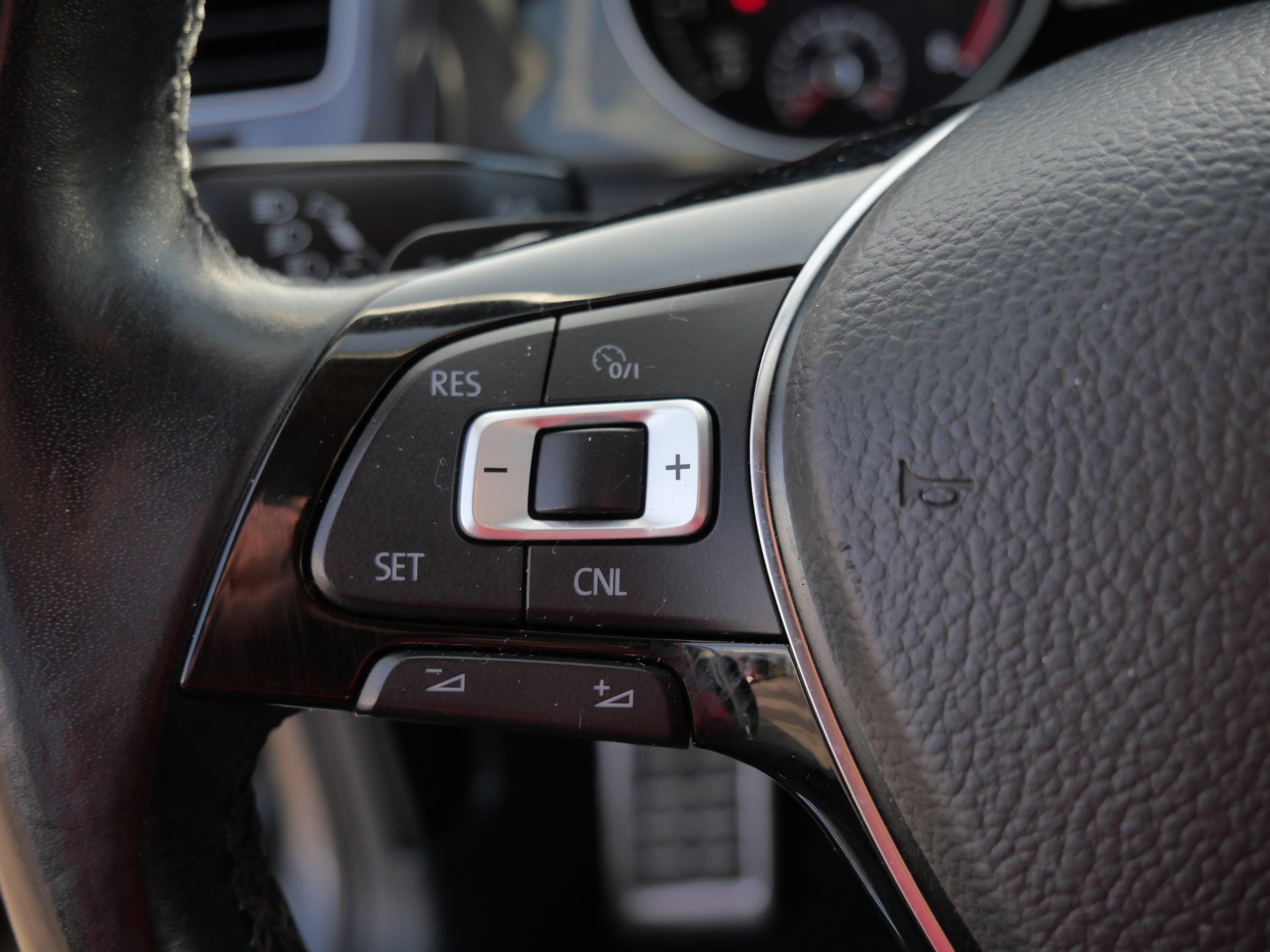 Used 2018 Volkswagen Golf Alltrack S image 27