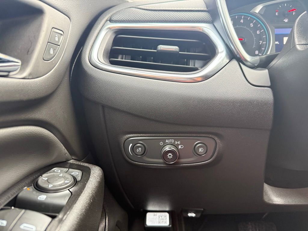 Used 2024 Chevrolet Equinox Premier image 26