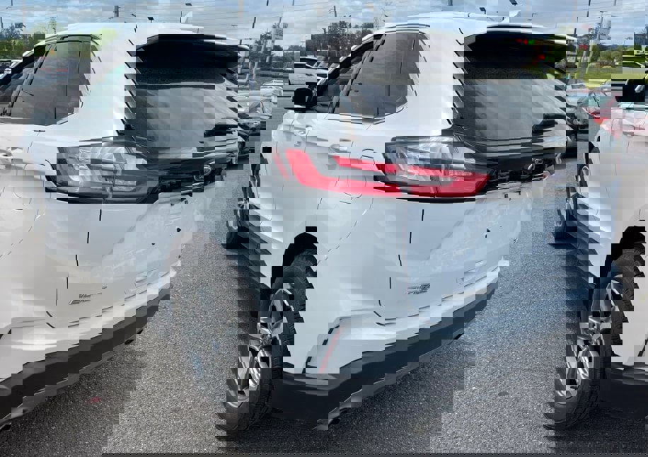 Used 2019 Ford Edge SEL w/ Equipment Group 201A image 5