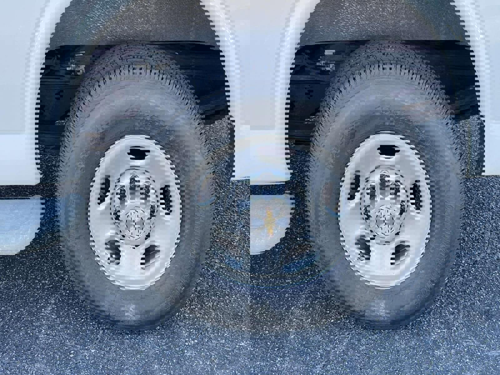 Used 2024 Chevrolet Express 2500 w/ Driver Convenience Package image 9