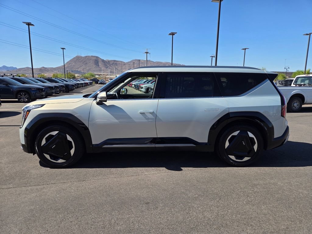 Used 2024 Kia EV9 Land AWD/4WD image 3