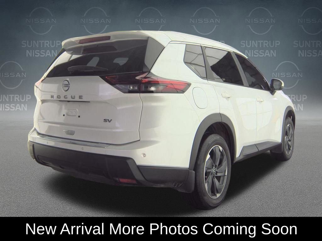 Used 2024 Nissan Rogue SV w/ SV Premium Package image 3