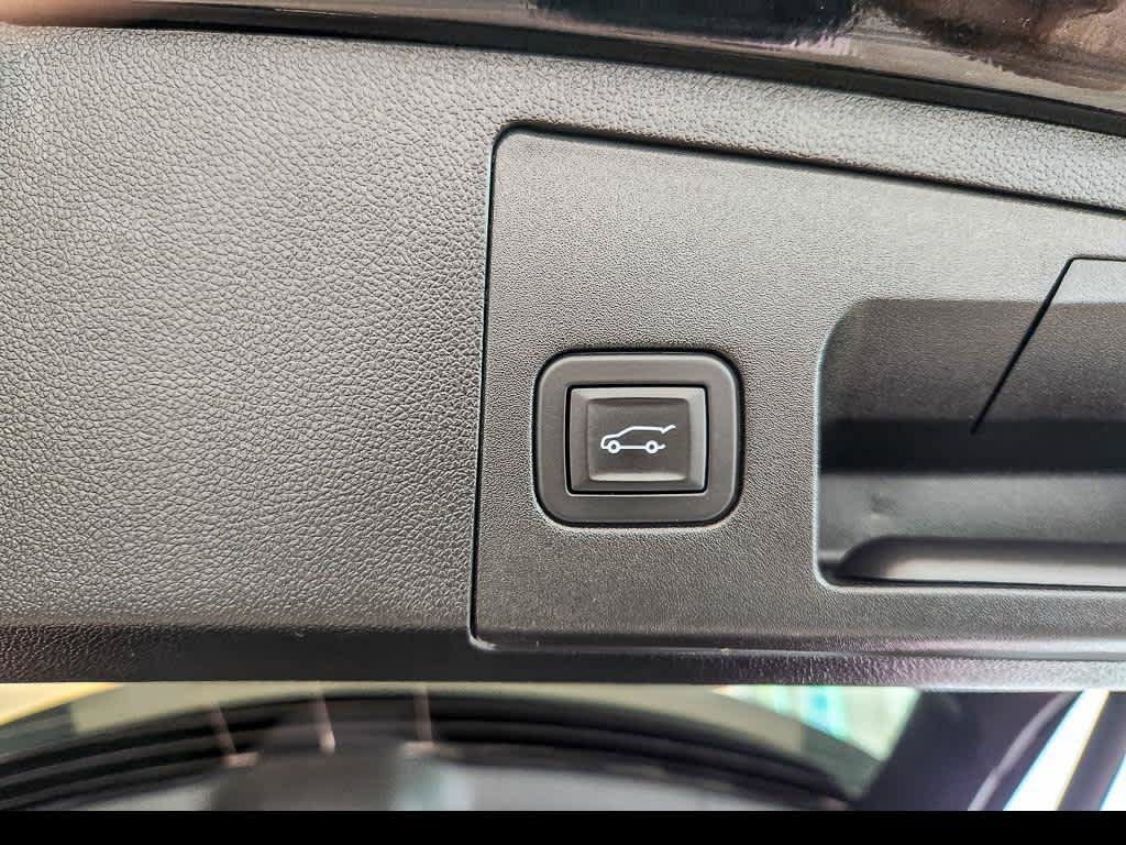 Used 2025 Cadillac XT4 Premium Luxury AWD/4WD image 23