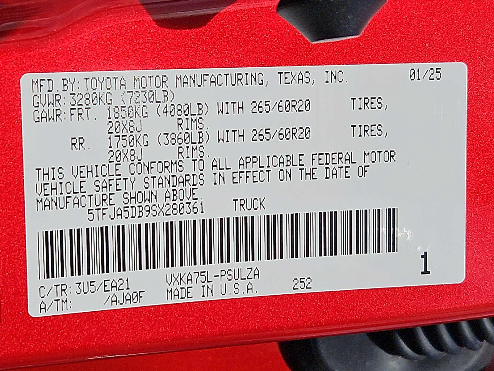 Used 2025 Toyota Tundra Limited AWD/4WD image 27