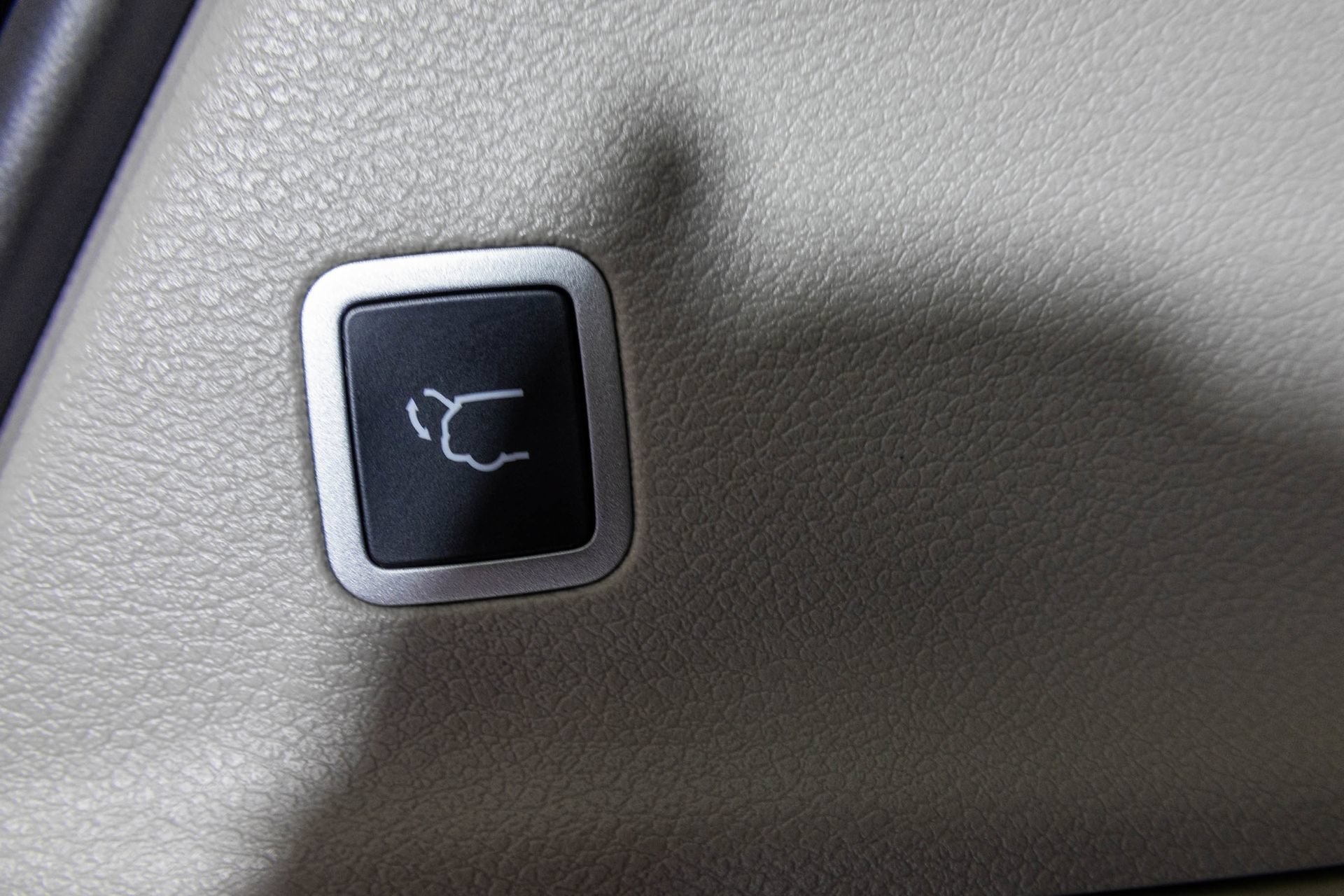 Used 2024 Chrysler Pacifica Limited FWD image 42
