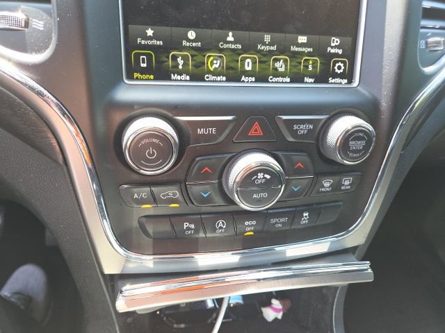 Used 2018 Jeep Grand Cherokee Altitude AWD/4WD image 10