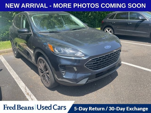 Used 2022 Ford Escape SE w/ SE Sport Appearance Package AWD/4WD image 1