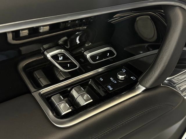 Certified 2023 Land Rover Range Rover SE image 29