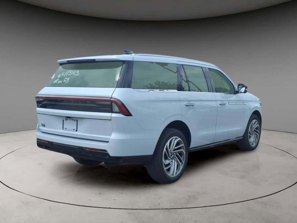 New 2026 Lincoln Navigator Reserve AWD/4WD image 9