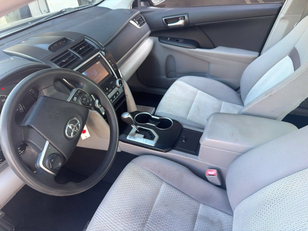 Used 2014 Toyota Camry LE FWD image 10