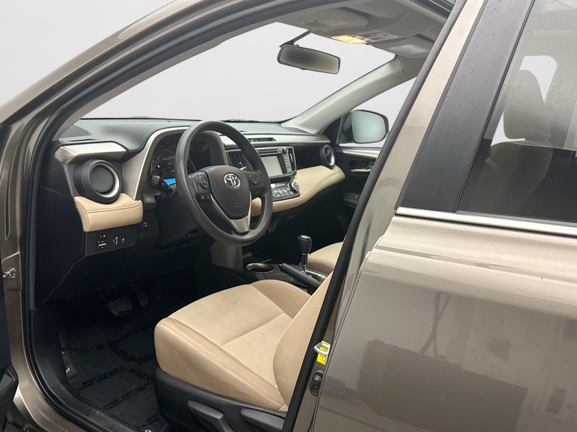 Used 2015 Toyota RAV4 XLE AWD/4WD image 10